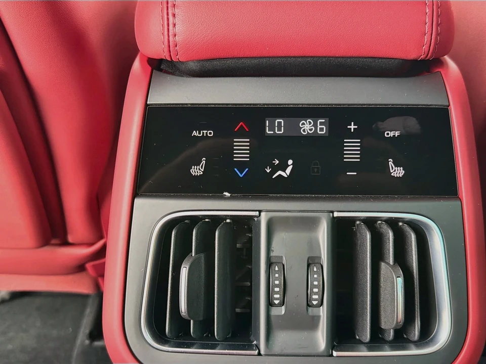 2026 Maserati Grecale - Image 21 of 31