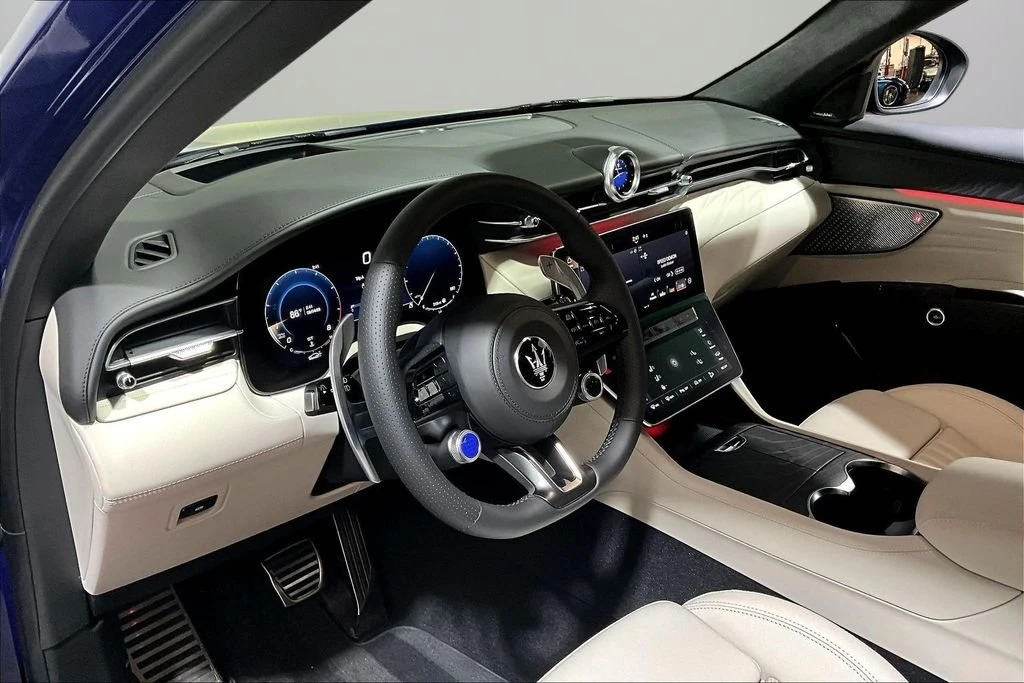 2026 Maserati Grecale - Image 7 of 13