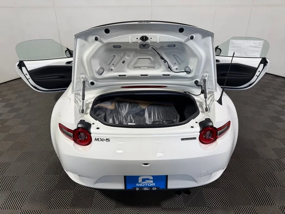 2026 Mazda ND MX-5 Miata - Image 19 of 23