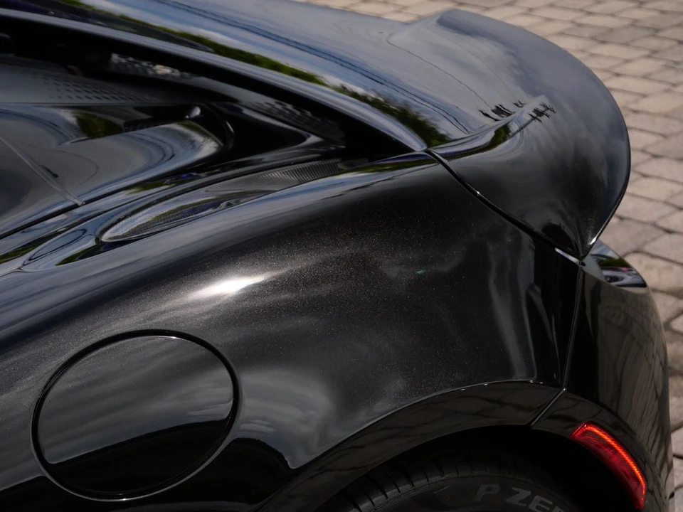 2026 McLaren 750S Spider - Image 13 of 31