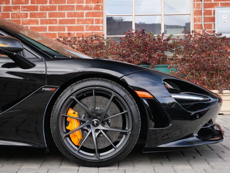 2026 McLaren 750S Spider - Image 7 of 31