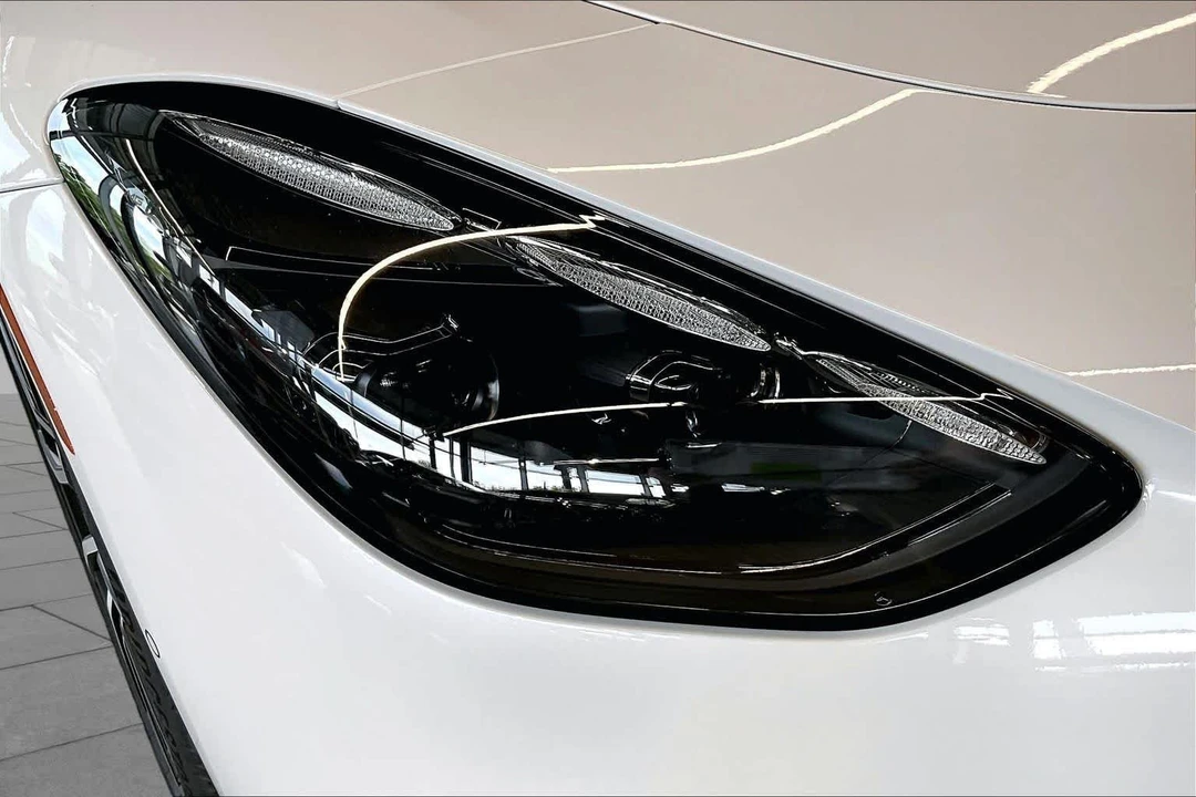 2026 Mercedes-Benz AMG GT - Image 14 of 16