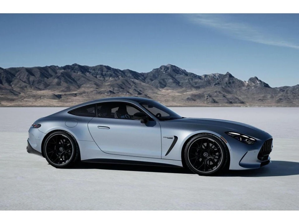 2026 Mercedes-Benz AMG GT - Image 14 of 31