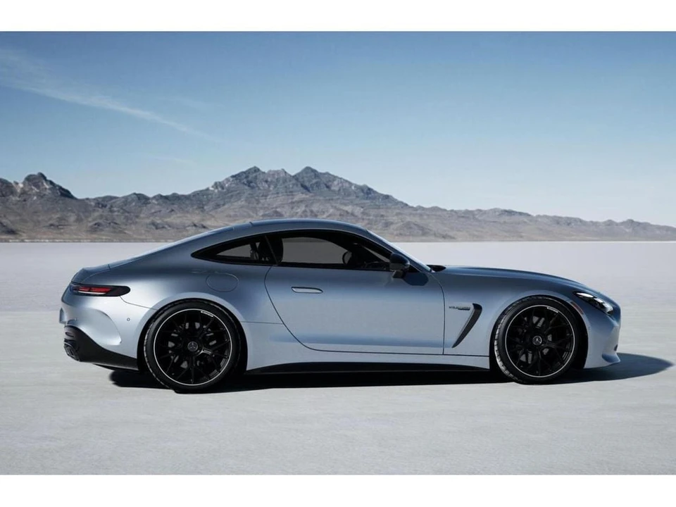 2026 Mercedes-Benz AMG GT - Image 16 of 31