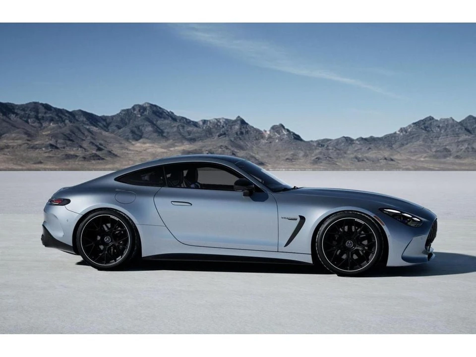 2026 Mercedes-Benz AMG GT - Image 15 of 31