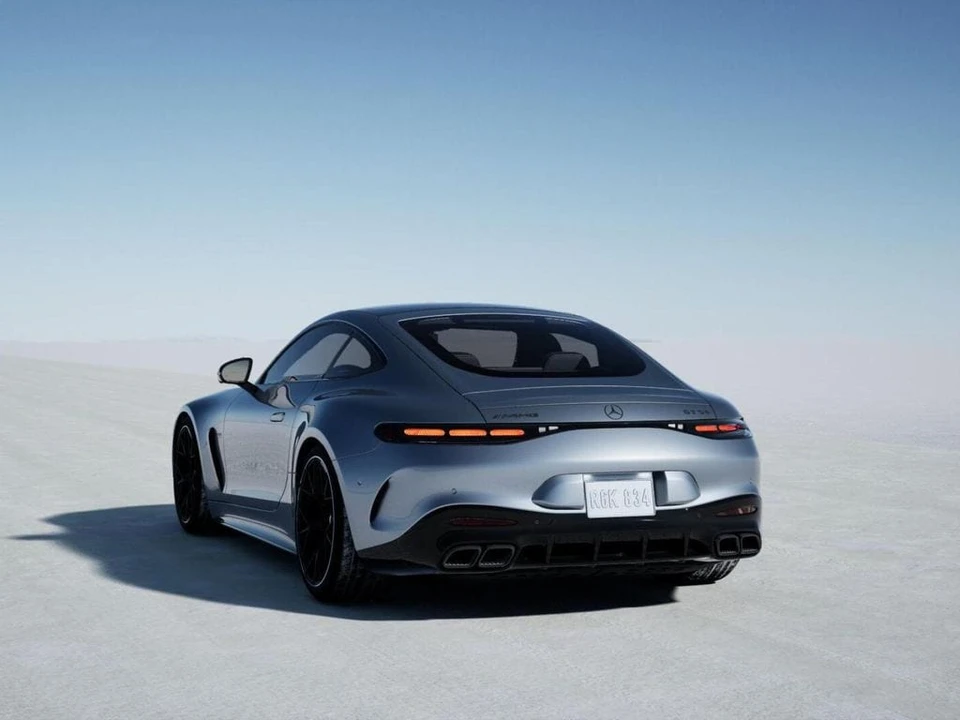 2026 Mercedes-Benz AMG GT - Image 26 of 31
