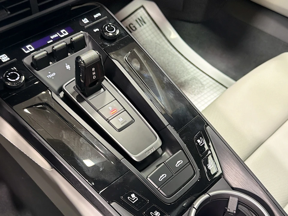 2026 Porsche 911 - Image 22 of 31