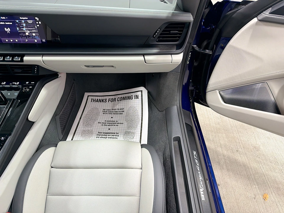 2026 Porsche 911 - Image 15 of 31