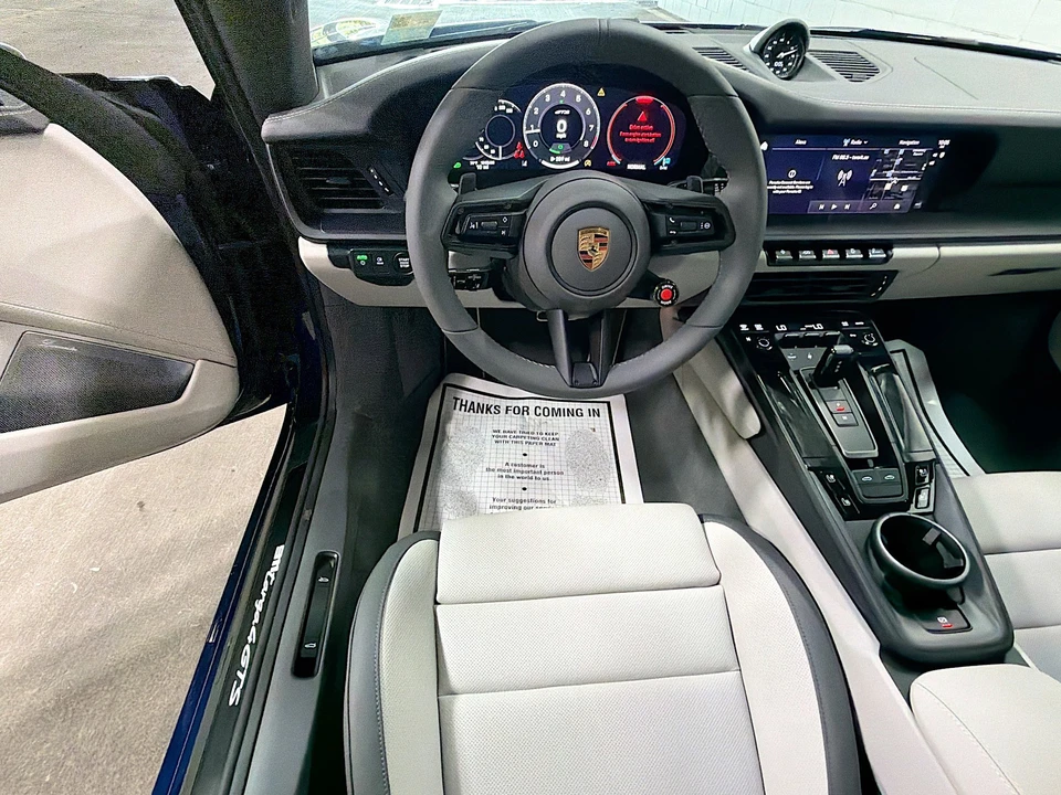 2026 Porsche 911 - Image 14 of 31