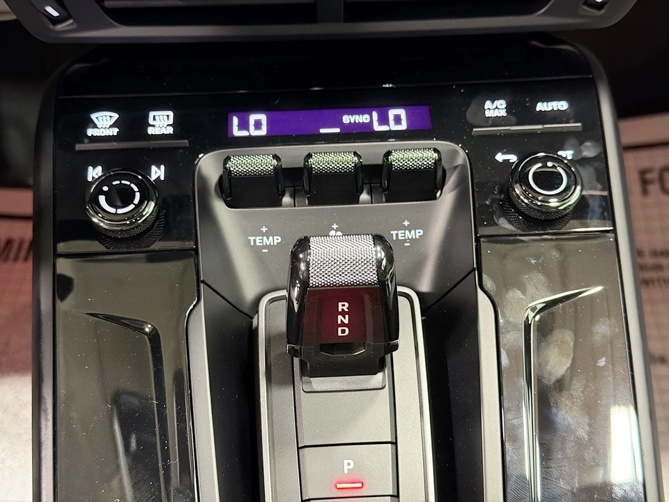 2026 Porsche 911 - Image 27 of 31