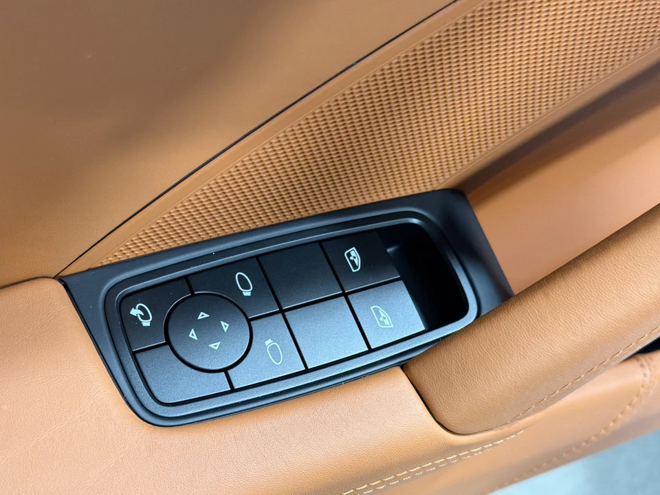 2026 Porsche 992 Carrera 4S - Image 21 of 31