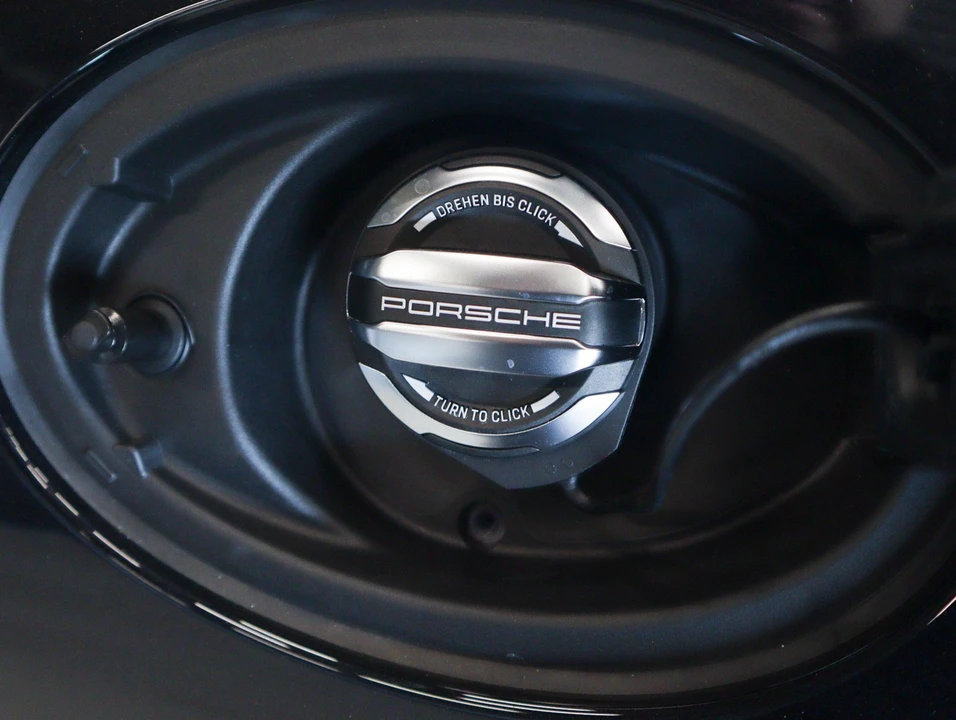 2026 Porsche 911 - Image 28 of 31