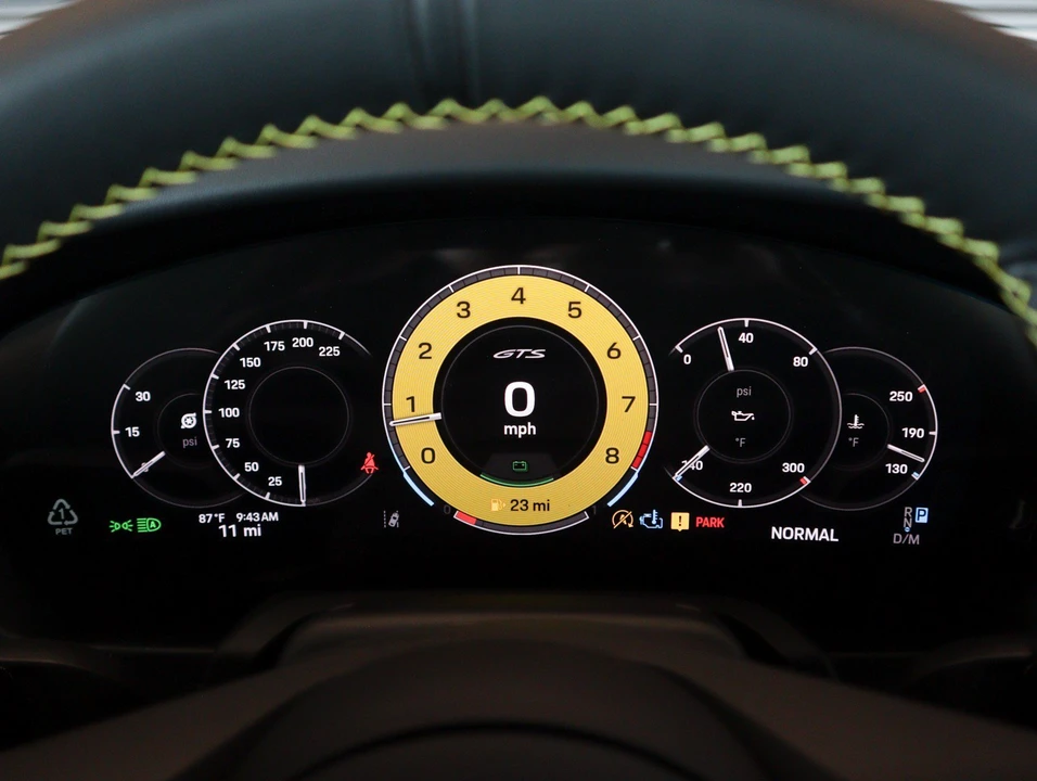 2026 Porsche 911 - Image 17 of 31