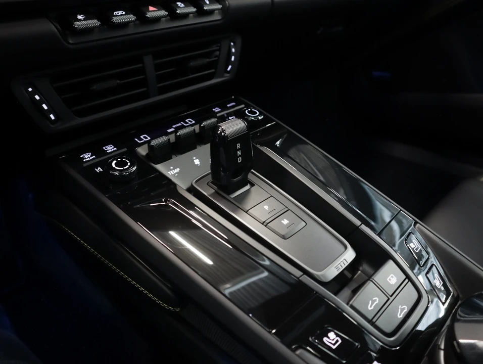 2026 Porsche 911 - Image 18 of 31