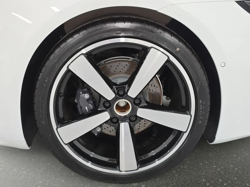 2026 Porsche 992 Carrera - Image 28 of 30