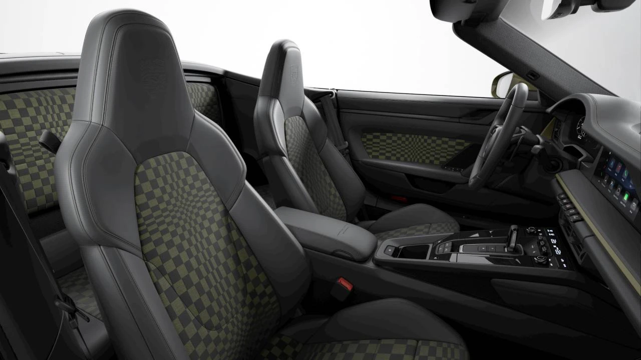 2026 Porsche 911 - Image 10 of 10