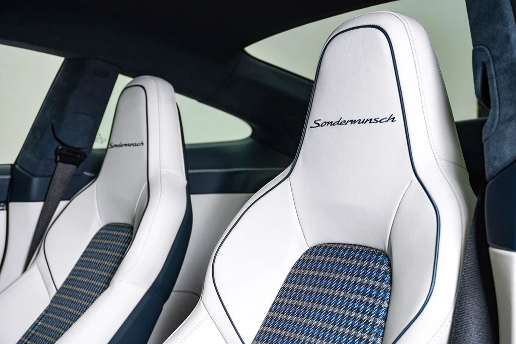 2026 Porsche 992 Carrera - Image 21 of 31