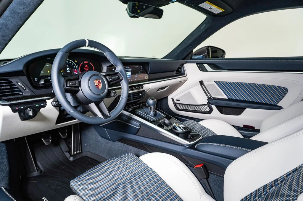 2026 Porsche 992 Carrera - Image 4 of 31
