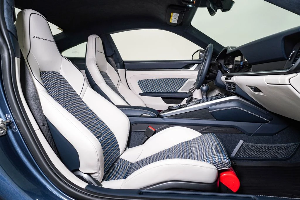 2026 Porsche 992 Carrera - Image 18 of 31