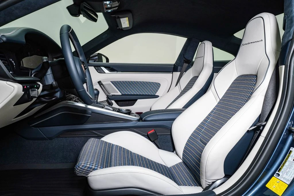 2026 Porsche 992 Carrera - Image 5 of 31
