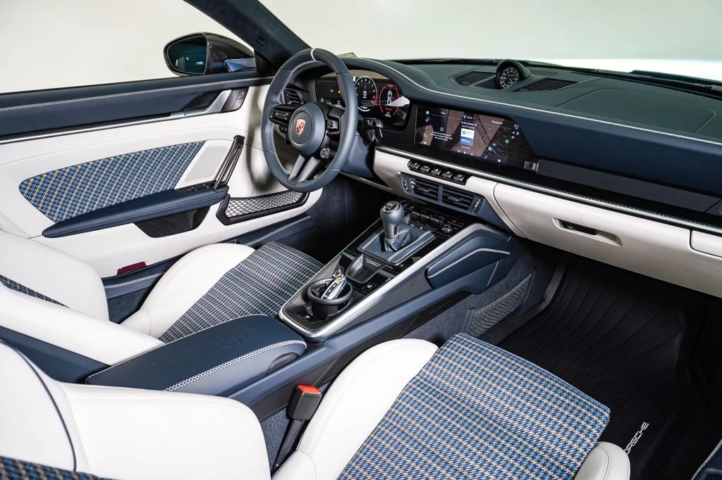 2026 Porsche 992 Carrera - Image 17 of 31