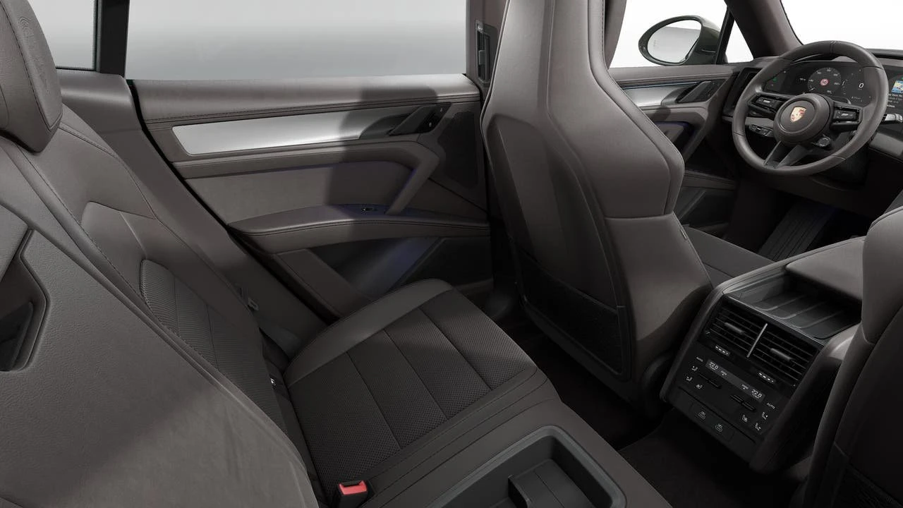 2026 Porsche 9Y0/9Y3 Cayenne Coupe - Image 14 of 14