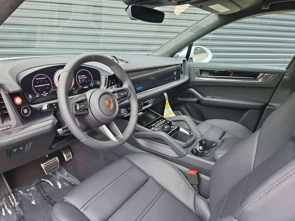 2026 Porsche 9Y0/9Y3 Cayenne GTS - Image 4 of 31