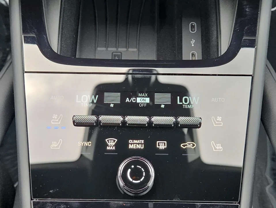 2026 Porsche 9Y0/9Y3 Cayenne GTS - Image 13 of 31