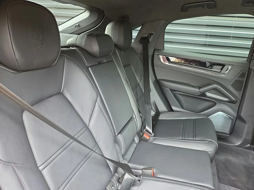 2026 Porsche 9Y0/9Y3 Cayenne GTS - Image 21 of 31