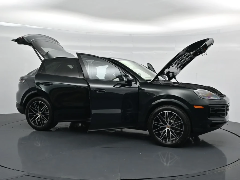 2026 Porsche 9Y0/9Y3 Cayenne Coupe - Image 19 of 24