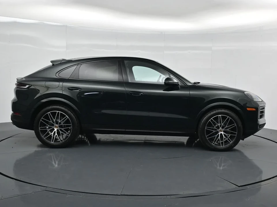 2026 Porsche 9Y0/9Y3 Cayenne Coupe - Image 2 of 24