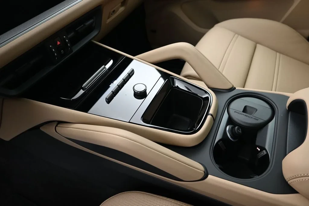 2026 Porsche 9Y0/9Y3 Cayenne Coupe - Image 12 of 24