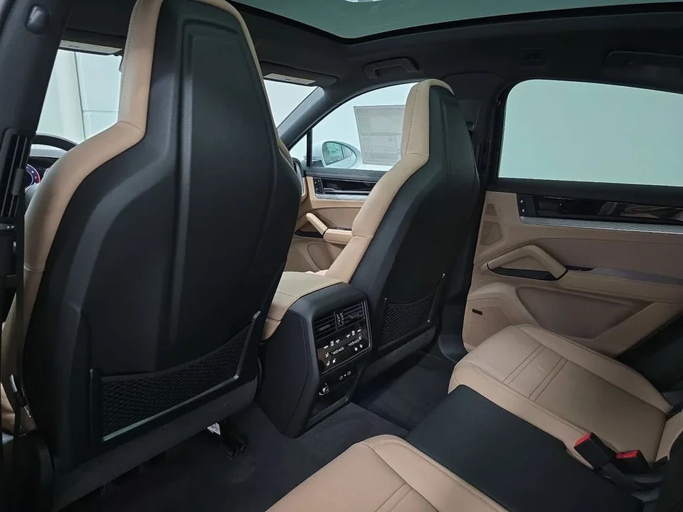2026 Porsche 9Y0/9Y3 Cayenne Coupe - Image 28 of 31