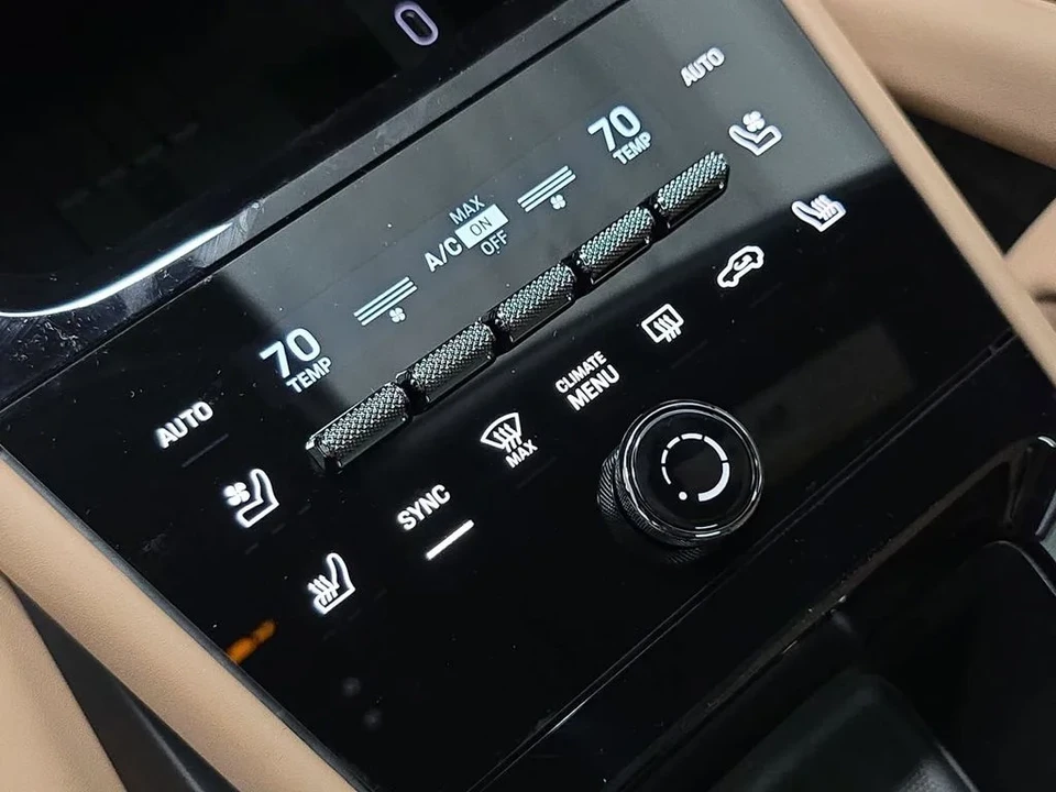 2026 Porsche 9Y0/9Y3 Cayenne Coupe - Image 19 of 31