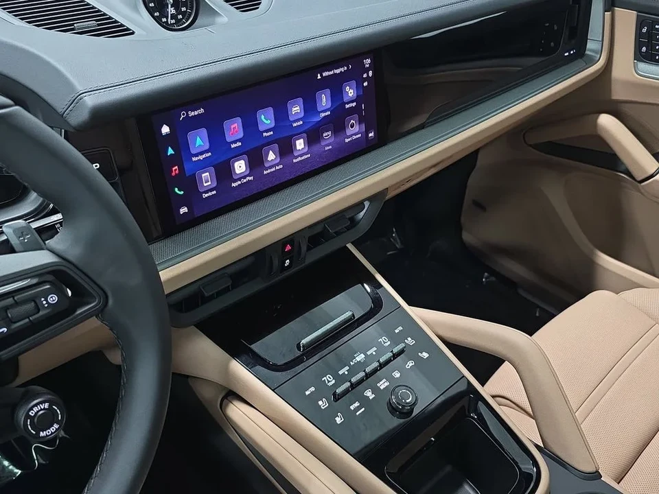 2026 Porsche 9Y0/9Y3 Cayenne Coupe - Image 15 of 31