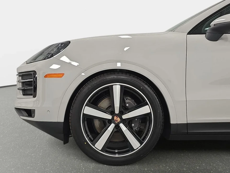 2026 Porsche 9Y0/9Y3 Cayenne Coupe - Image 10 of 31