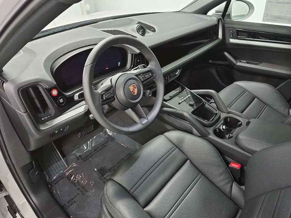 2026 Porsche 9Y0/9Y3 Cayenne Coupe - Image 4 of 31