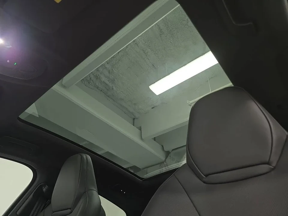 2026 Porsche 9Y0/9Y3 Cayenne Coupe - Image 26 of 31