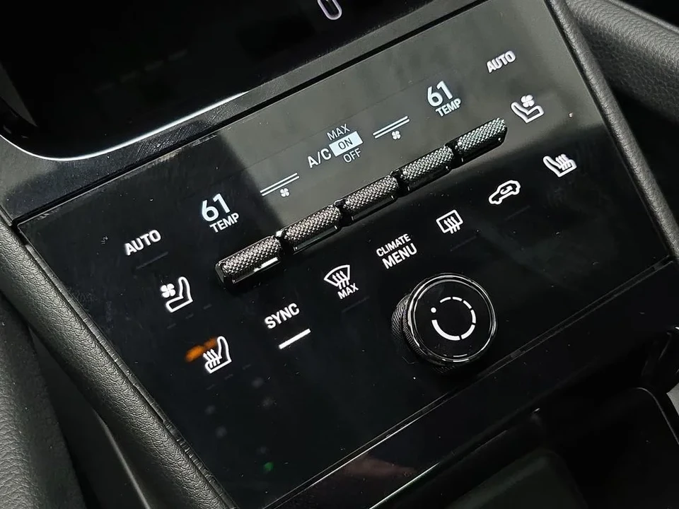 2026 Porsche 9Y0/9Y3 Cayenne Coupe - Image 19 of 31
