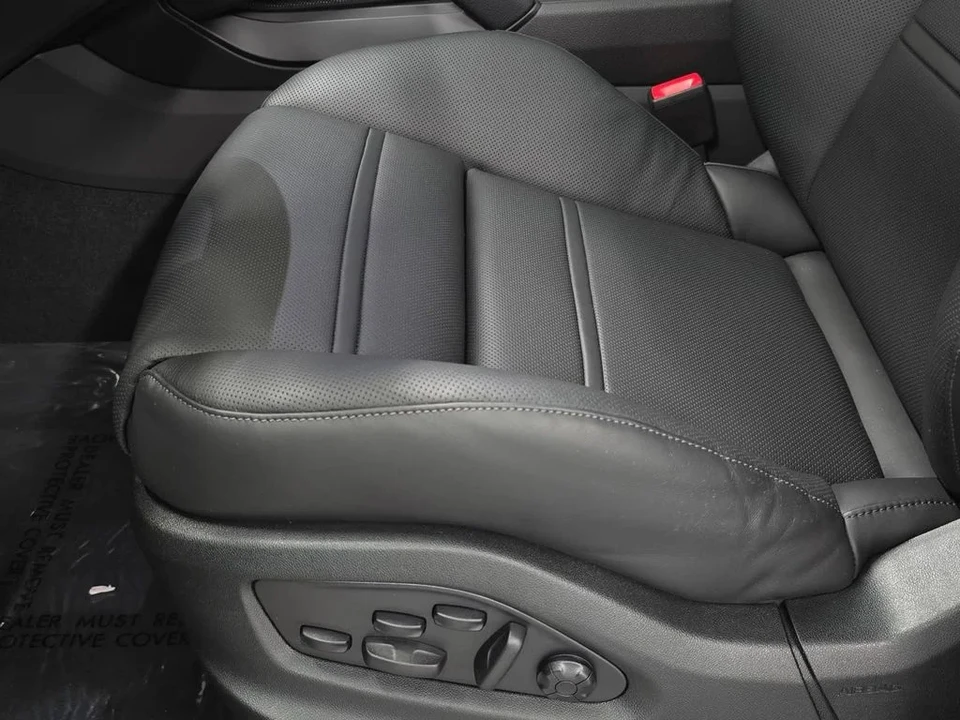 2026 Porsche 9Y0/9Y3 Cayenne Coupe - Image 25 of 31