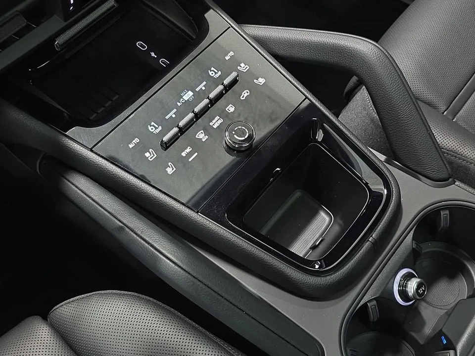 2026 Porsche 9Y0/9Y3 Cayenne Coupe - Image 20 of 31
