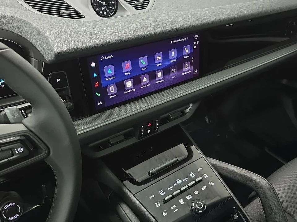 2026 Porsche 9Y0/9Y3 Cayenne Coupe - Image 15 of 31