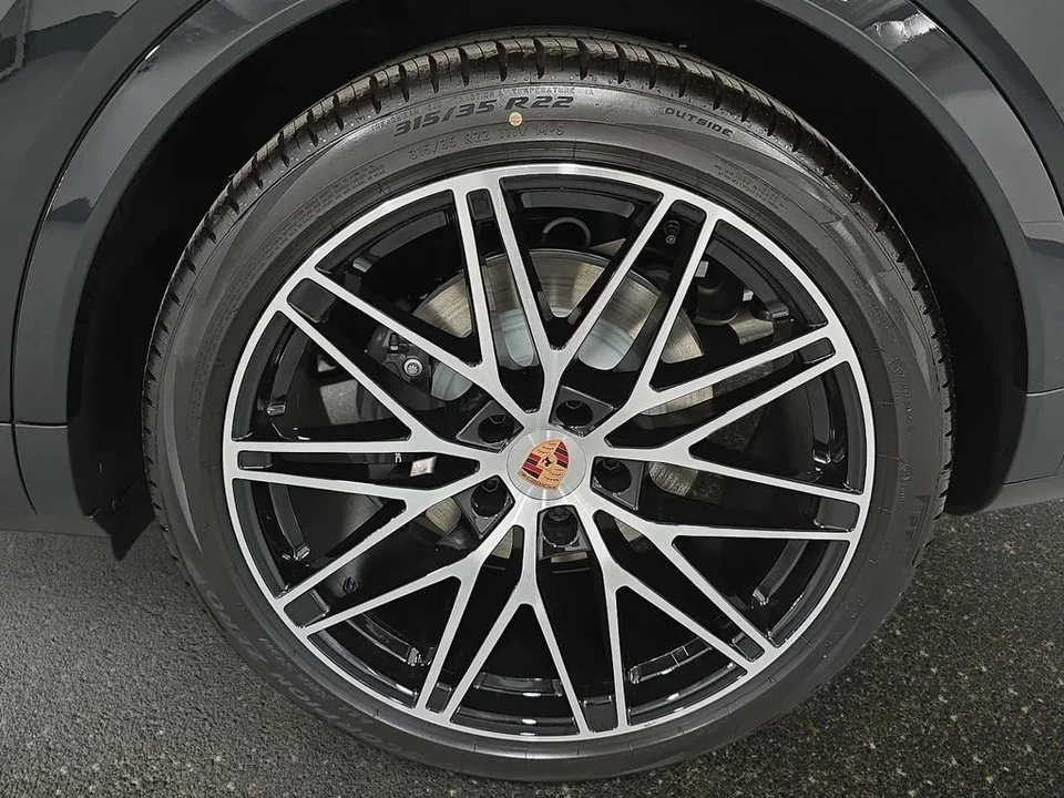 2026 Porsche 9Y0/9Y3 Cayenne Coupe - Image 29 of 31