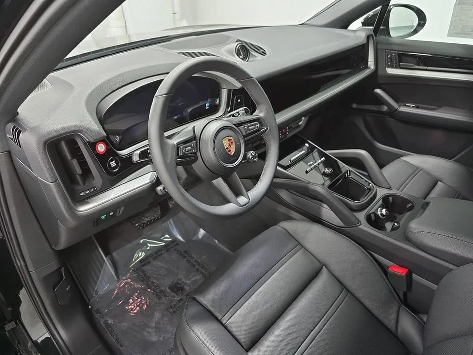2026 Porsche 9Y0/9Y3 Cayenne Coupe - Image 4 of 31