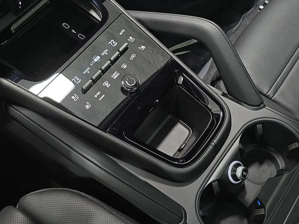 2026 Porsche 9Y0/9Y3 Cayenne Coupe - Image 20 of 31
