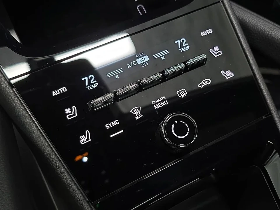 2026 Porsche 9Y0/9Y3 Cayenne Coupe - Image 19 of 31