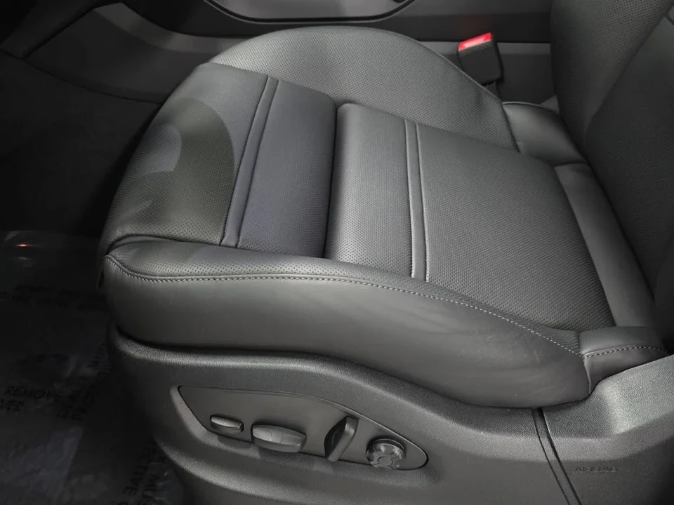 2026 Porsche 9Y0/9Y3 Cayenne Coupe - Image 25 of 31