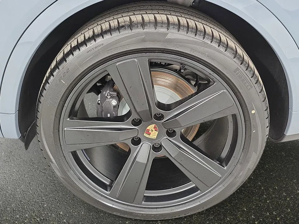 2026 Porsche 9Y0/9Y3 Cayenne Coupe - Image 29 of 31