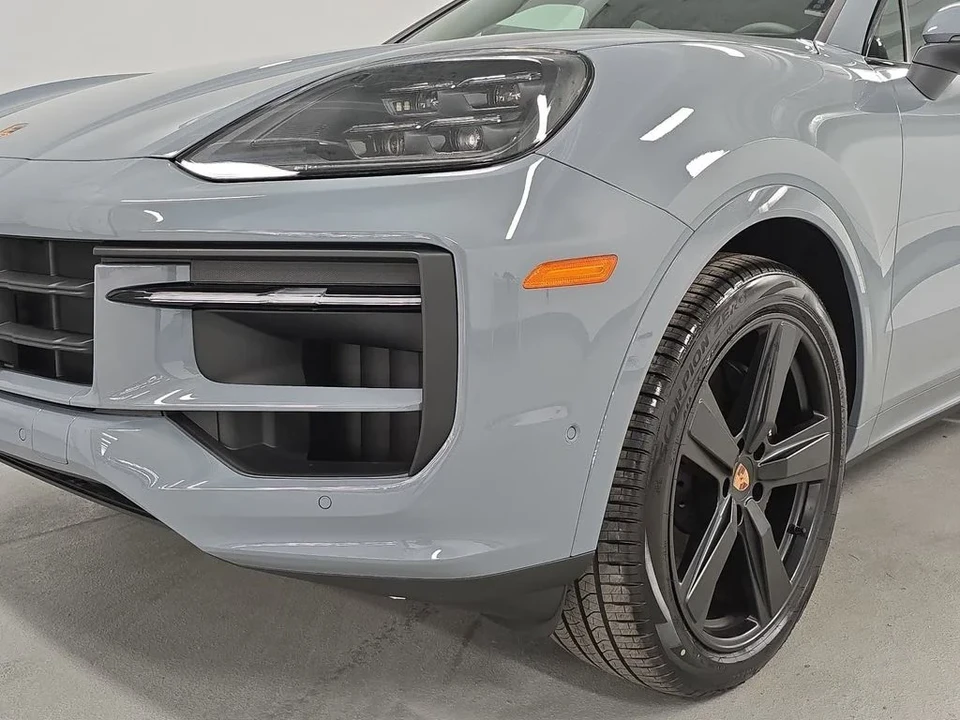 2026 Porsche 9Y0/9Y3 Cayenne Coupe - Image 11 of 31