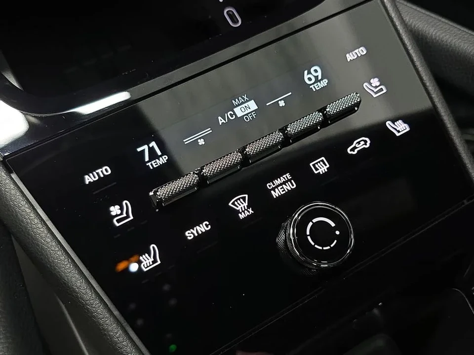 2026 Porsche 9Y0/9Y3 Cayenne Coupe - Image 19 of 31